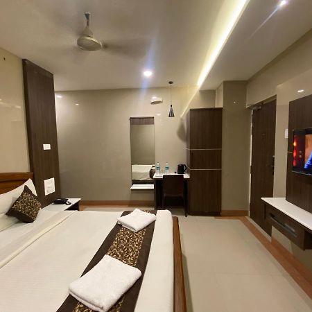 Hotel Sivas Regency Theni Exterior photo