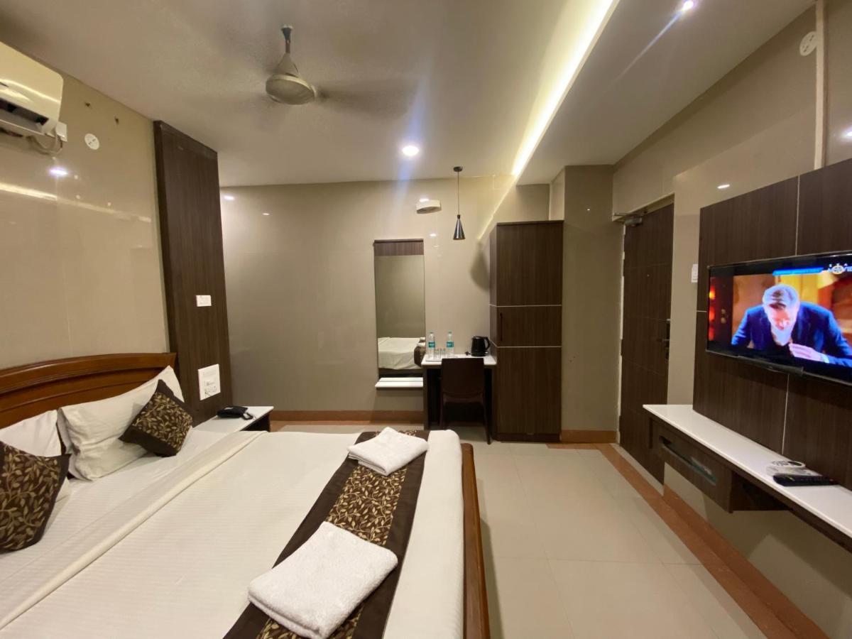 Hotel Sivas Regency Theni Exterior photo