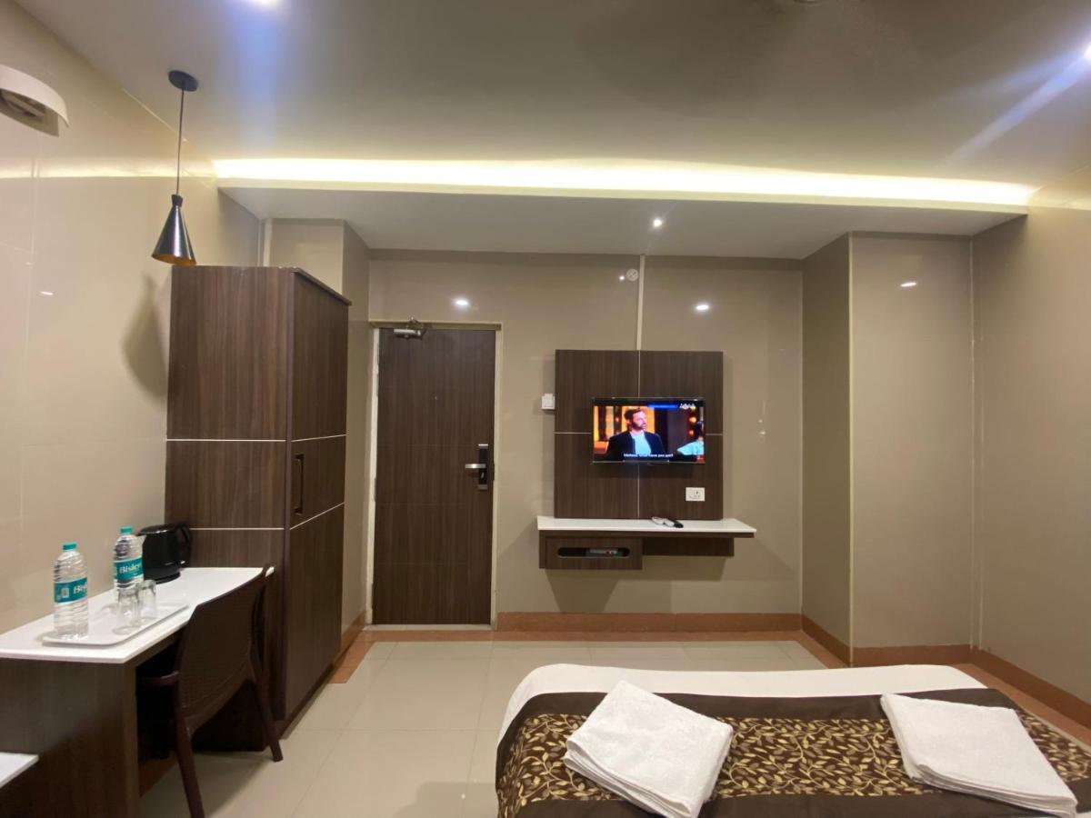 Hotel Sivas Regency Theni Exterior photo