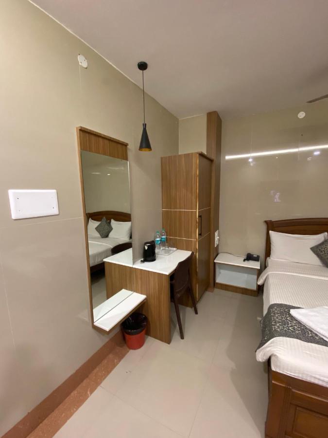 Hotel Sivas Regency Theni Exterior photo