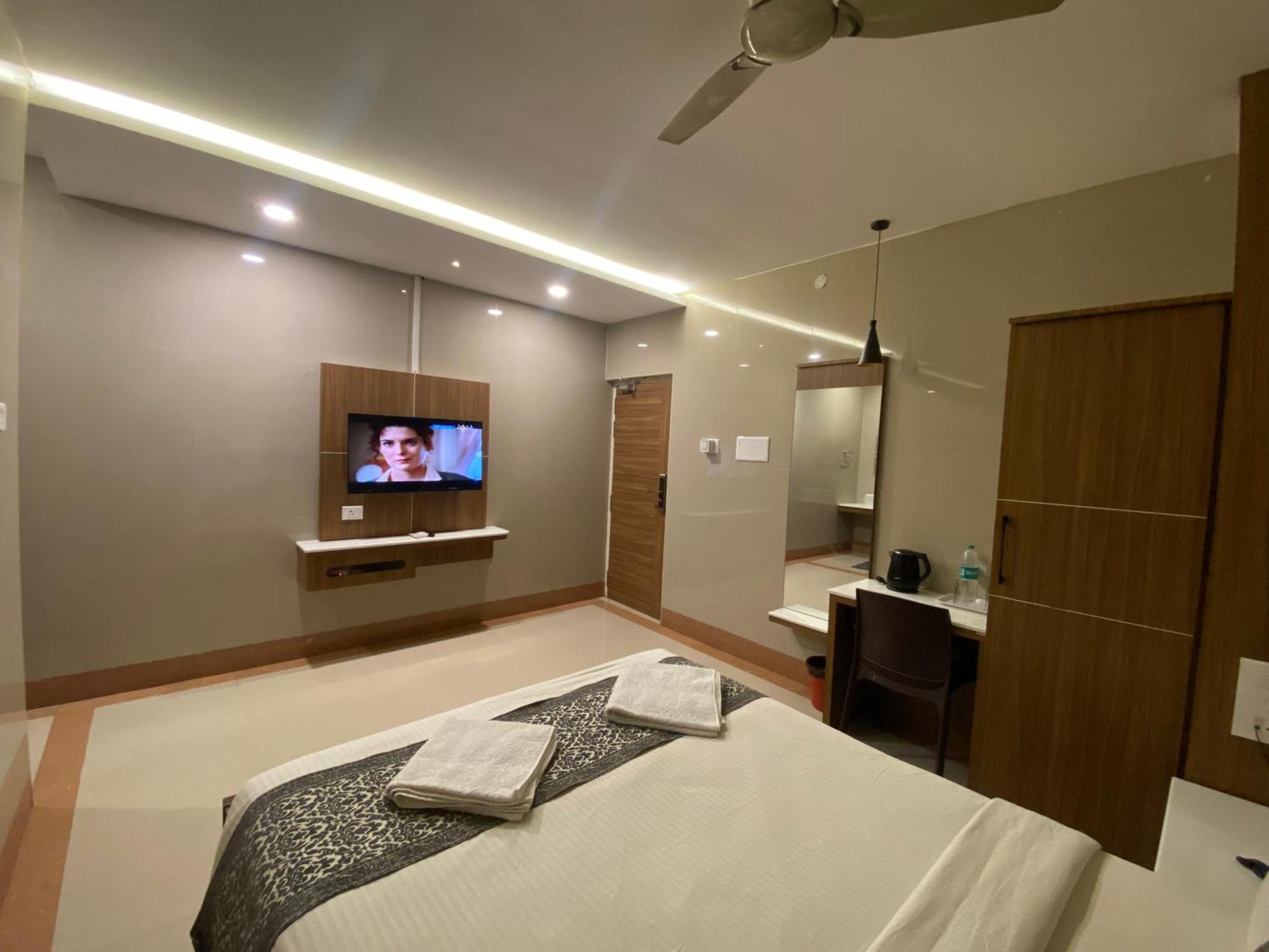 Hotel Sivas Regency Theni Exterior photo